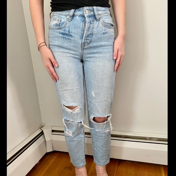 Brandy Melville Ripped Jeans - Picture 2 of 6
